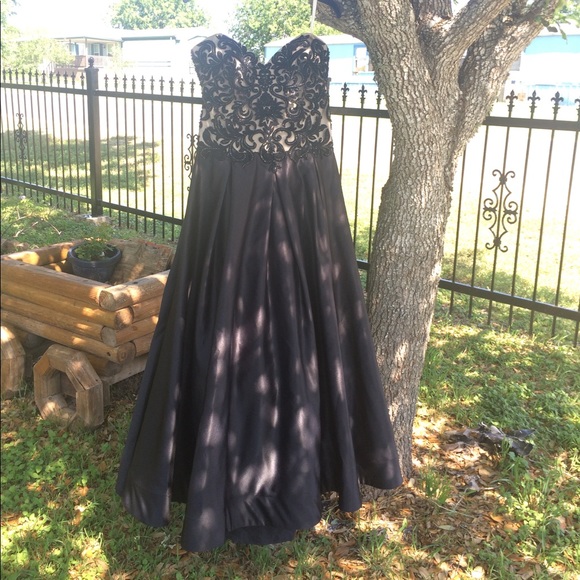 Beautiful black Jovani gown size 20 - Picture 5 of 8